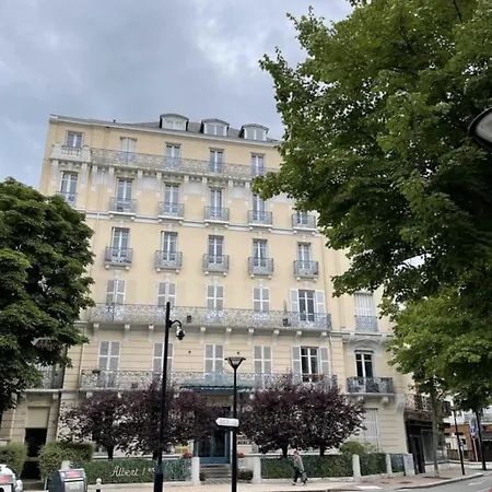 Le 5E - Appartement Design Dans Un Ancien Palace Vichy Exterior photo