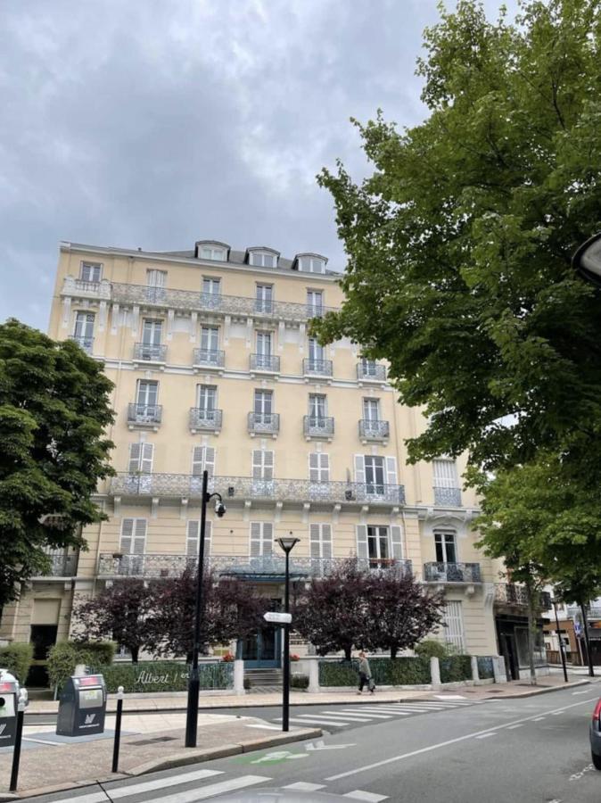 Le 5e - Design Dans Un Ancien Palace Vichy